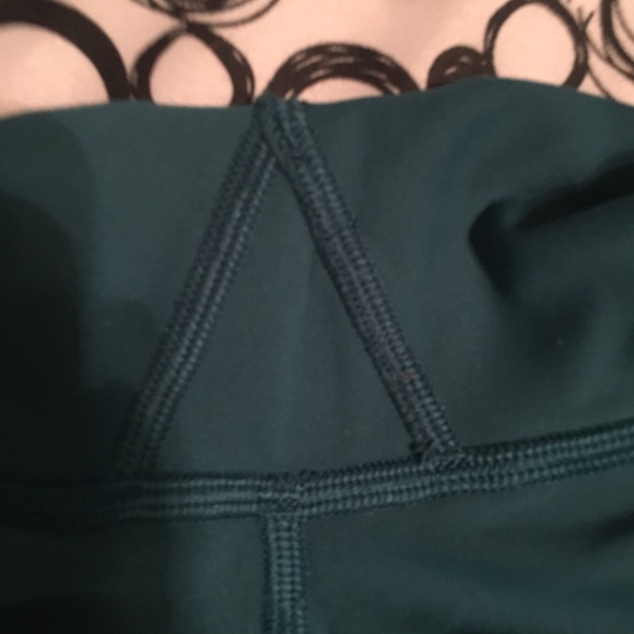 Like New Lululemon Teal Blue Leggings - Size 2 - Picture 6 of 6